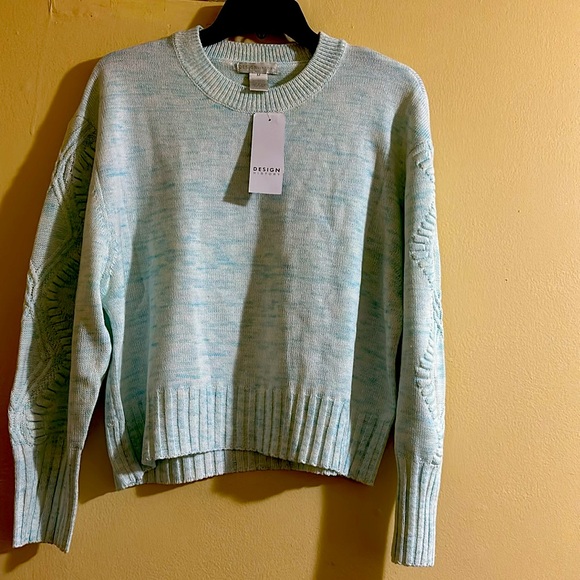 Design History Beautiful Sweater - Picture 3 of 4